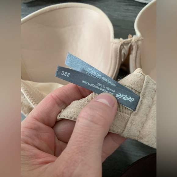 Strapless, Wireless Bra - Picture 3 of 3